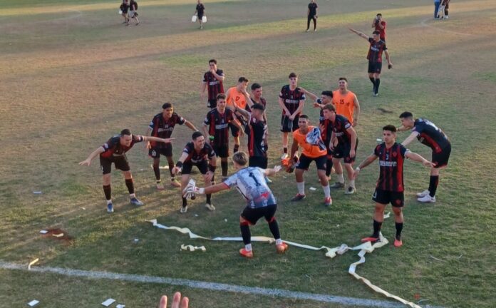 escena san martin festeja en americano